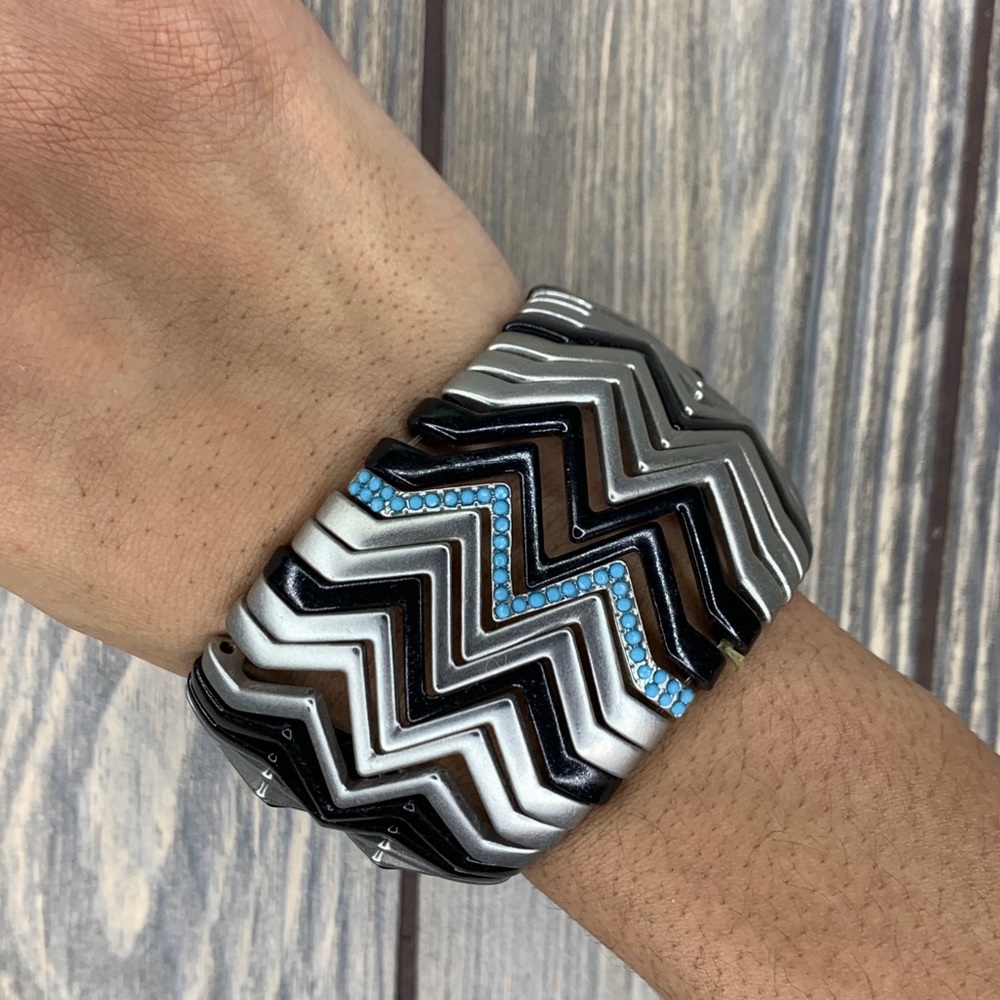 Chevron bracelet - Picture 3 of 4